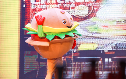 韦小堡部门协作